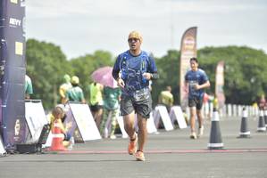 BIB: 919
                            <button type="button" onclick="openModal(4955239)" class="btn btn-primary btn-sm float-right btn-popup" data-toggle="modal" data-target=".modal-high-quality">
                        <i class="fas fa-shopping-cart"></i> Add to Cart
                    </button>
                                            <button type="button" onclick="isThisMe(4955239, true)" class="btn btn-success btn-sm float-right btn-popup btn-isme hidden" data-toggle="tooltip" data-placement="bottom" title="นี่คือรูปของคุณใช่ไหม คลิกที่นี่เพื่อเอาเข้าอัลบั้ม">
                        <i class="fas fa-plus"></i> Add to album
                    </button>
                    <button type="button" onclick="isThisMe(4955239, false)" class="btn btn-warning btn-sm float-right btn-popup btn-isnotme hidden">
                        <i class="fas fa-ban"></i> Remove from album
                    </button>